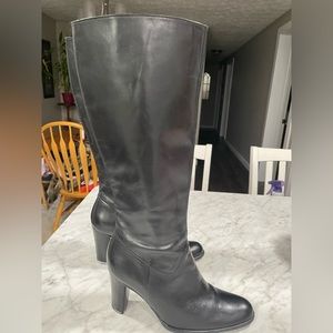 Women’s Ea Flexo black boots. Size 7. $50. AC060